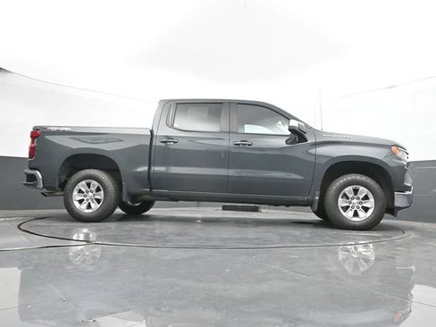 Used 2025 Chevrolet Silverado 1500 LT AWD/4WD image 46