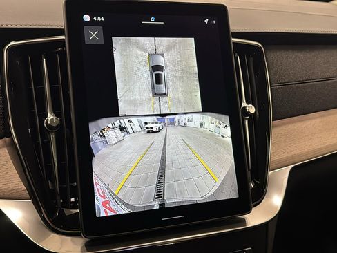 New 2026 Volvo XC90 T8 Plus w/ Protection Package Premier image 17