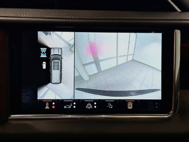 Used 2023 GMC Yukon Denali Ultimate AWD/4WD image 13