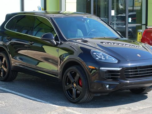 Used 2018 Porsche Cayenne S image 5