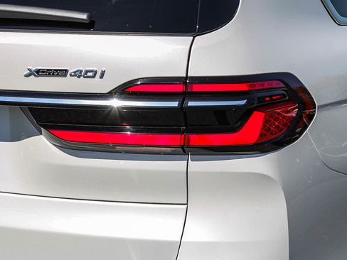 Certified 2026 BMW X7 xDrive40i AWD/4WD image 7