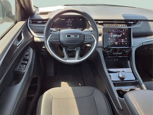 New 2026 Jeep Grand Cherokee L 4WD image 14