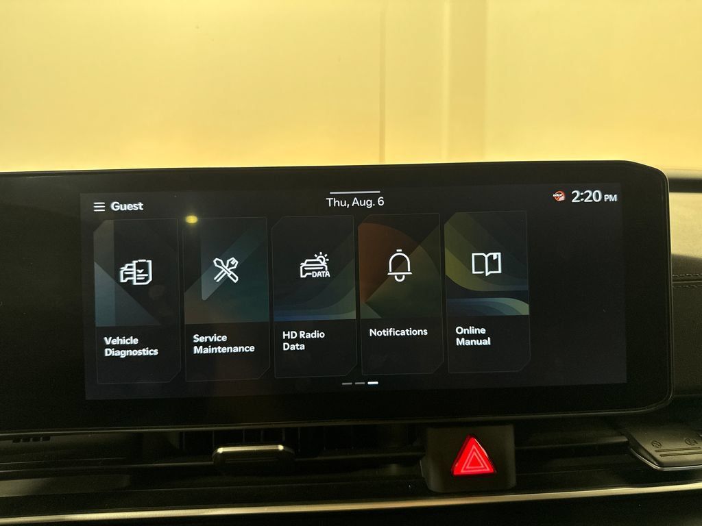 Used 2025 Kia Carnival FWD image 41