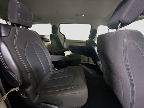 Used 2023 Chrysler Voyager LX FWD image 27