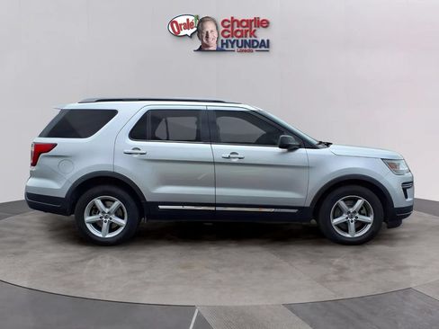 Used 2019 Ford Explorer XLT w/ Class III Trailer Tow Package FWD image 6