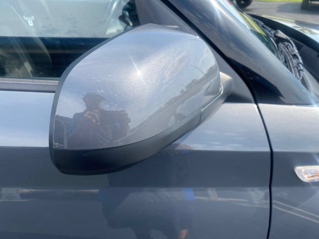 Used 2025 Hyundai Venue SEL FWD image 12