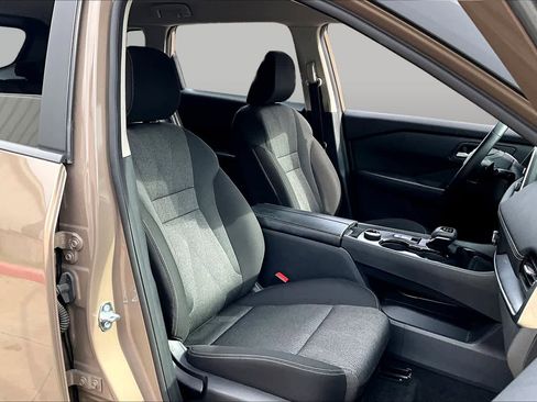 Used 2025 Nissan Rogue SV AWD/4WD image 9