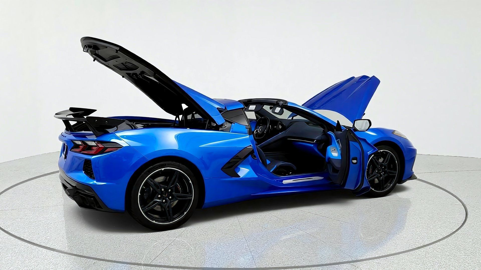Used 2025 Chevrolet Corvette Stingray Premium Cpe w/ Z51 Performance Package RWD image 13