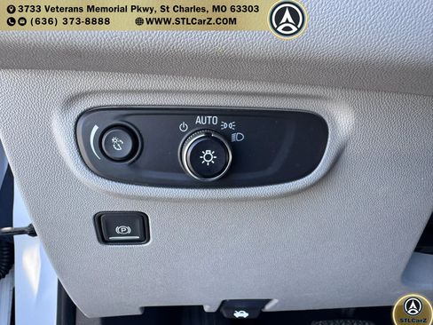 Used 2018 GMC Terrain SLE w/ Driver Convenience Package FWD image 17