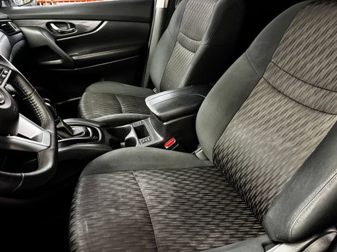Used 2020 Nissan Rogue S FWD image 9