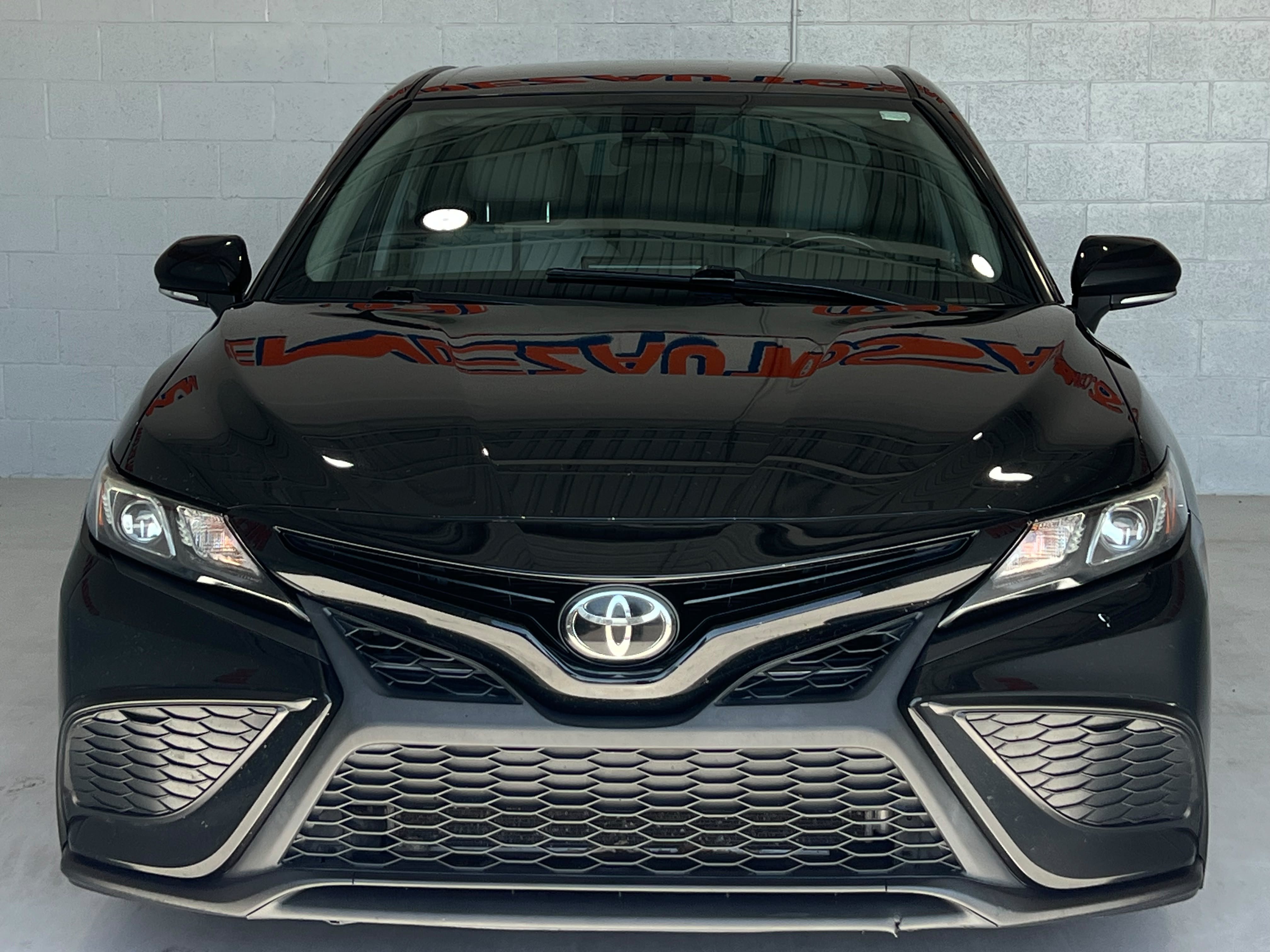 Used 2022 Toyota Camry SE w/ Carpet Mat Package (TMS) FWD image 8