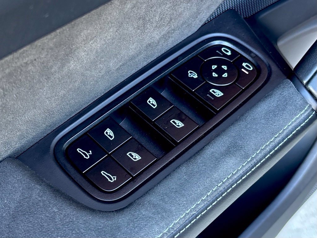 Used 2025 Porsche Cayenne GTS AWD/4WD image 15