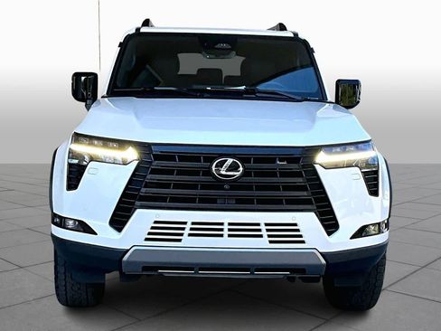 Used 2024 Lexus GX 550 image 4