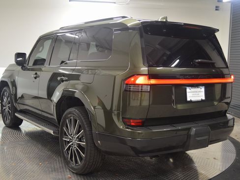 Used 2024 Lexus GX 550 w/ Accessory Package (Z1) image 3