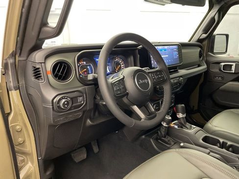 New 2025 Jeep Gladiator Mojave w/ Convenience Group image 15