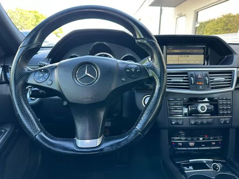 Used 2010 Mercedes-Benz E 550 Sedan w/ Premium 2 Pkg image 27