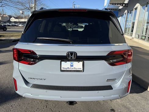 New 2026 Honda Odyssey Touring image 7
