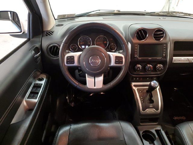 Used 2016 Jeep Compass Latitude AWD/4WD image 15