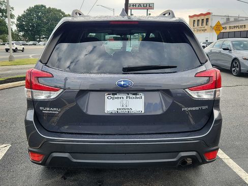 Used 2023 Subaru Forester Premium AWD/4WD image 5