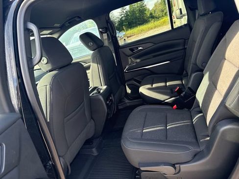 Used 2024 Chevrolet Traverse LT AWD/4WD image 19