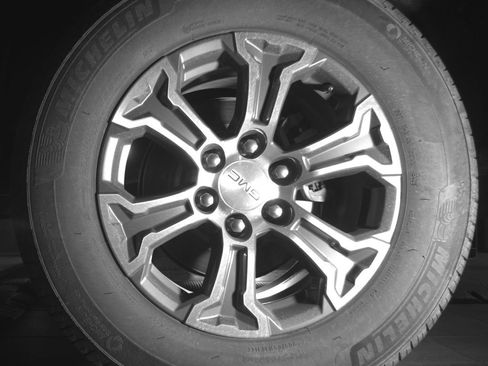 Used 2026 GMC Sierra 1500 SLT AWD/4WD image 33