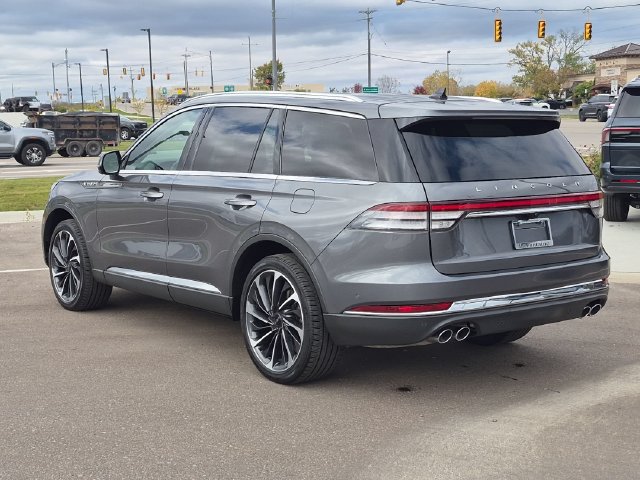 Used 2024 Lincoln Aviator Reserve w/ Equipment Group 201A AWD/4WD image 3