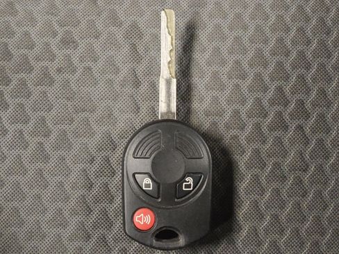 Used 2017 Ford Escape SE w/ Equipment Group 201A FWD image 32
