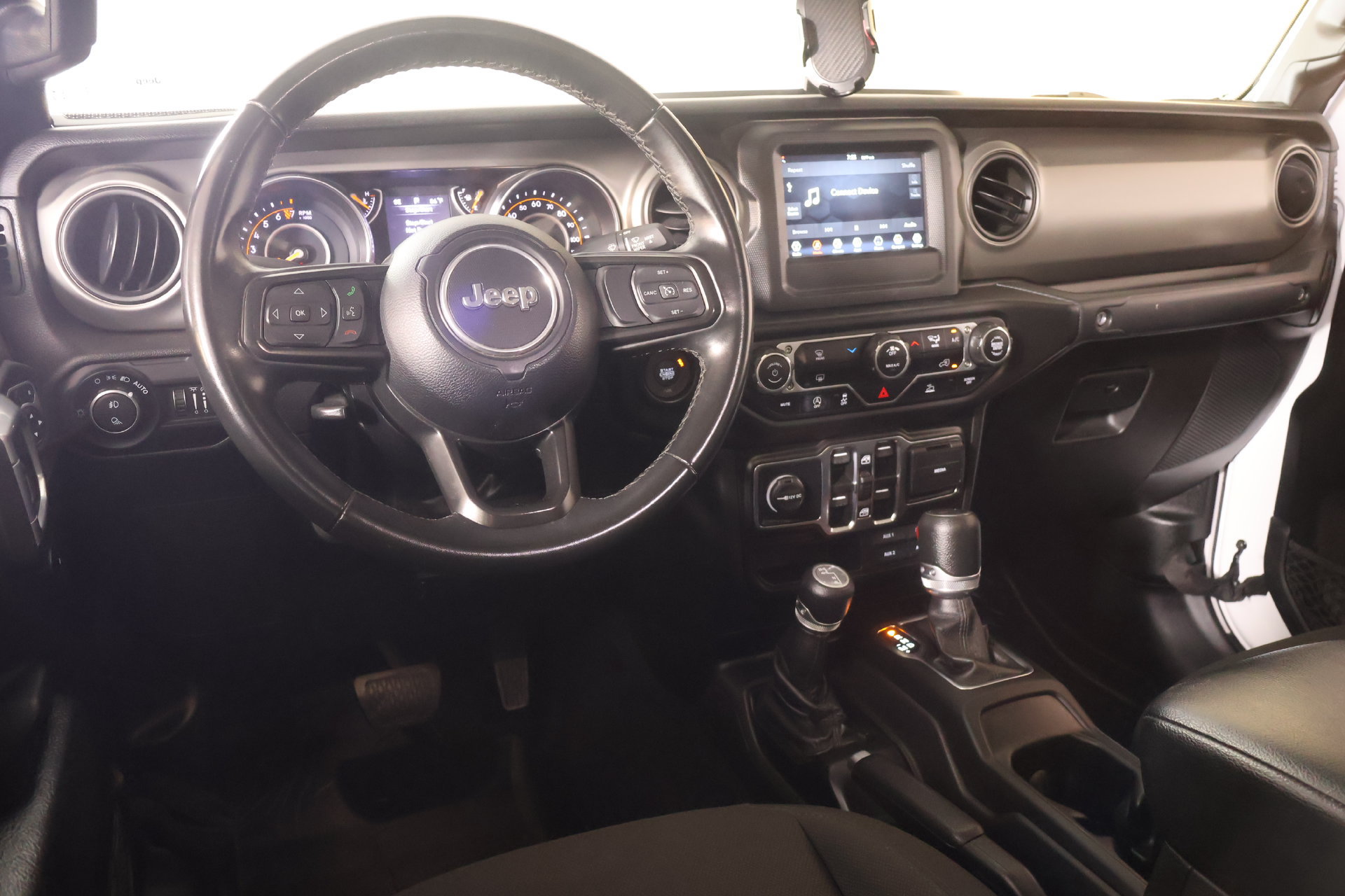Used 2022 Jeep Gladiator Sport AWD/4WD image 2