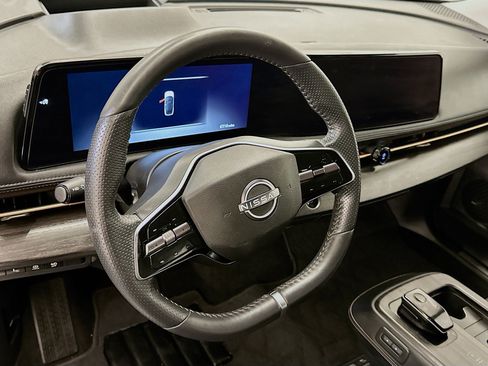 Used 2024 Nissan Ariya AWD image 18