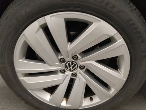 Used 2020 Volkswagen Atlas Cross Sport SE FWD image 31