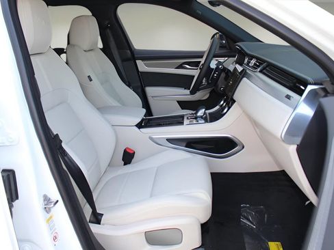 New 2026 Jaguar F-PACE R-Dynamic S image 18