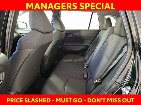 Used 2024 Toyota Corolla Cross LE image 11