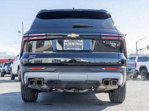 Used 2025 Chevrolet Traverse LT image 30