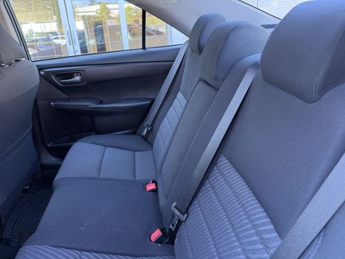 Used 2016 Toyota Camry LE FWD image 12