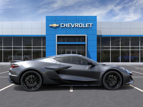 New 2027 Chevrolet Corvette Z06 w/ Stealth Interior Trim Package RWD image 5