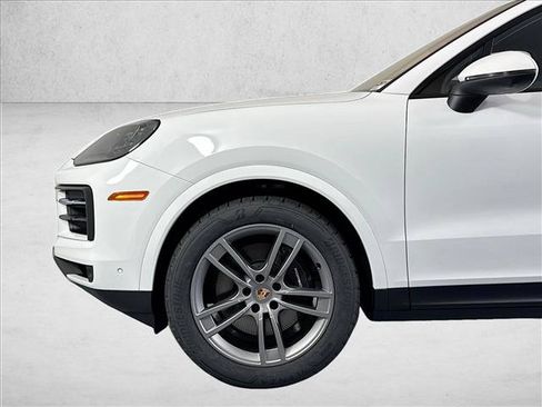 Certified 2025 Porsche Cayenne Coupe AWD/4WD image 28