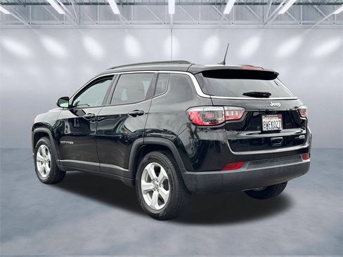 Used 2021 Jeep Compass Latitude image 4