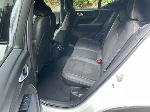 Certified 2023 Volvo XC40 Recharge Ultimate AWD/4WD image 12