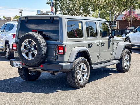 Used 2019 Jeep Wrangler Unlimited Sahara AWD/4WD image 4