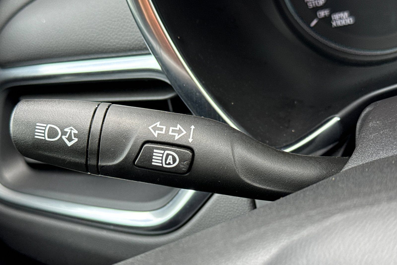 Used 2024 Chevrolet Equinox LT AWD/4WD image 37