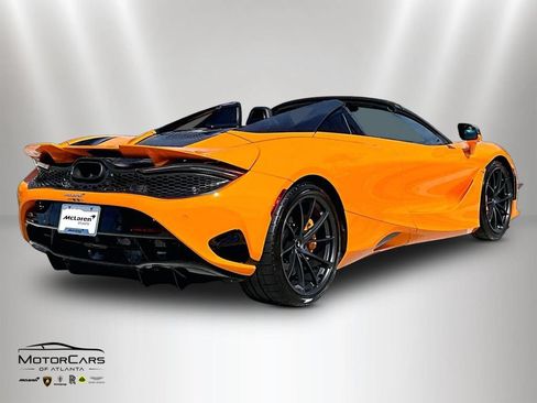 Used 2026 McLaren 750S Spider RWD image 11