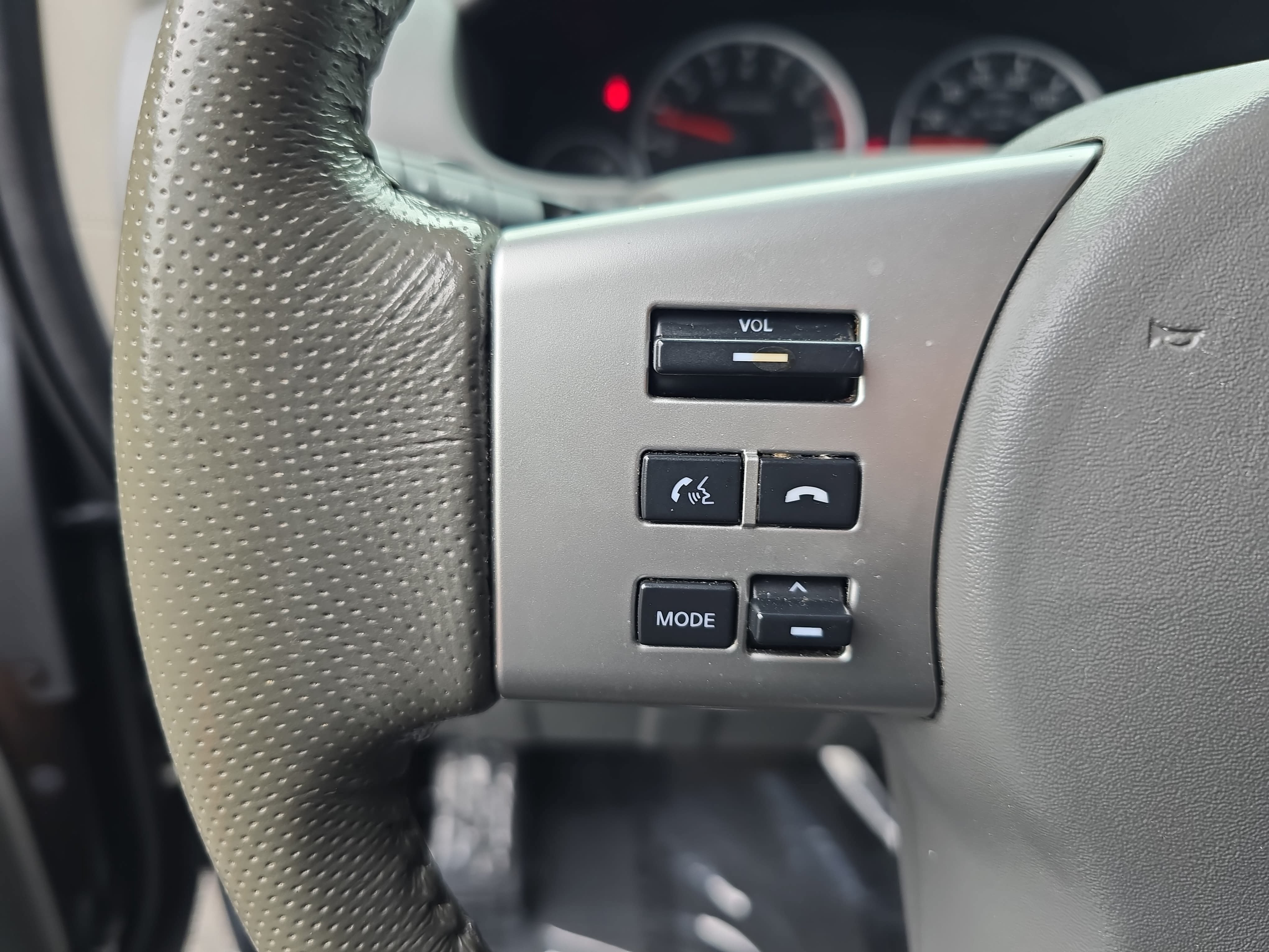 Used 2019 Nissan Frontier SL RWD image 16