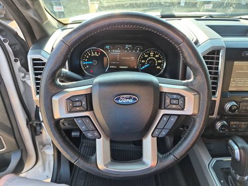 Used 2015 Ford F150 Platinum w/ Equipment Group 701A Luxury AWD/4WD image 24