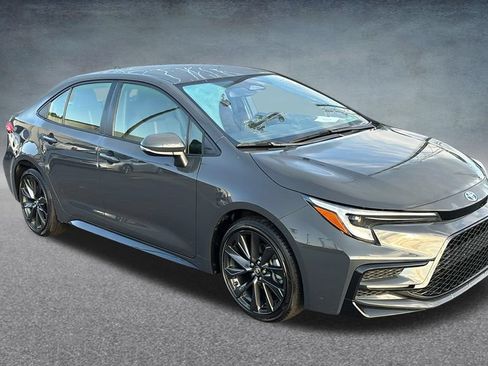 Used 2025 Toyota Corolla SE FWD image 3