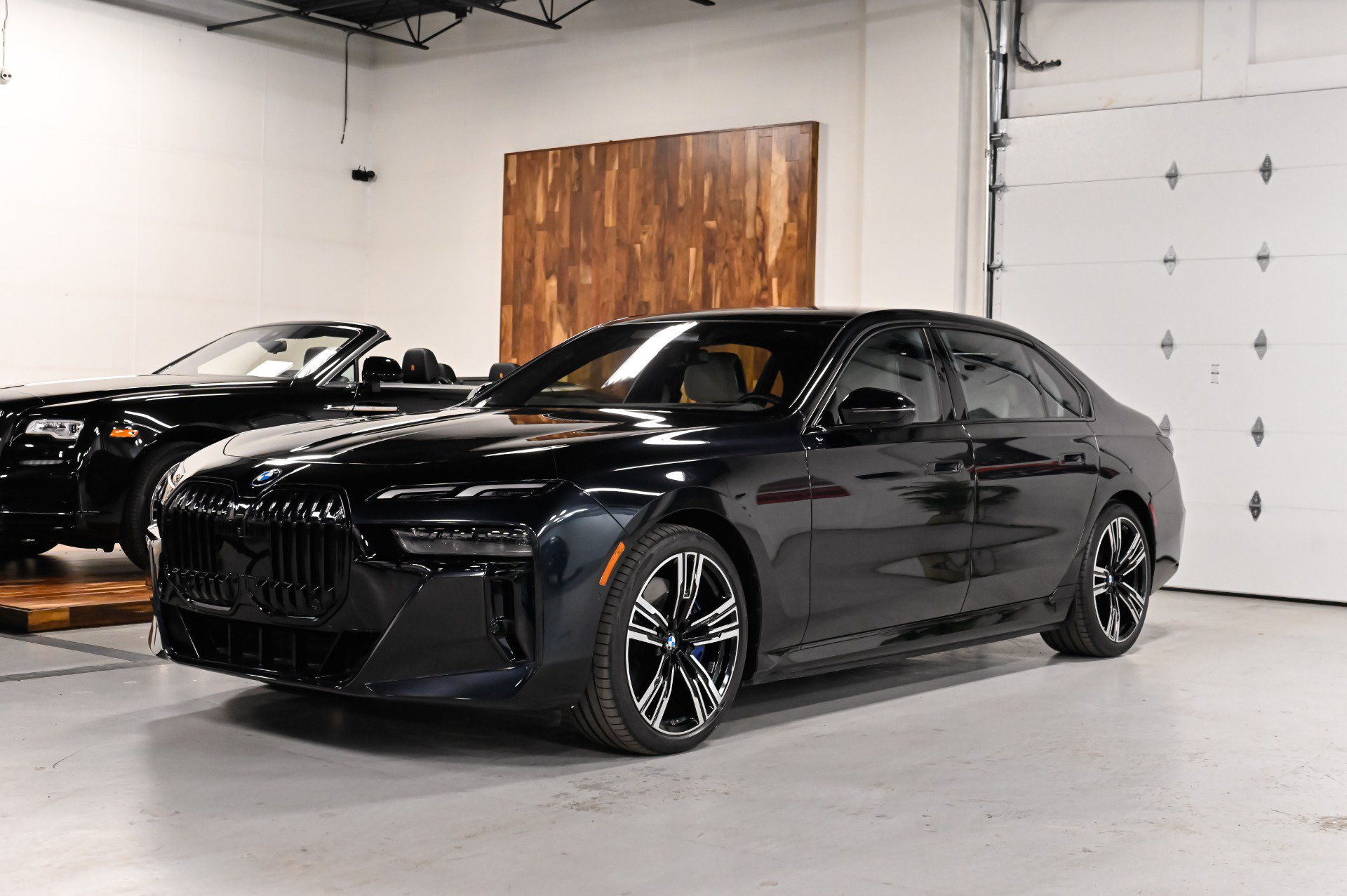 Used 2023 BMW i7 xDrive60 AWD/4WD image 2