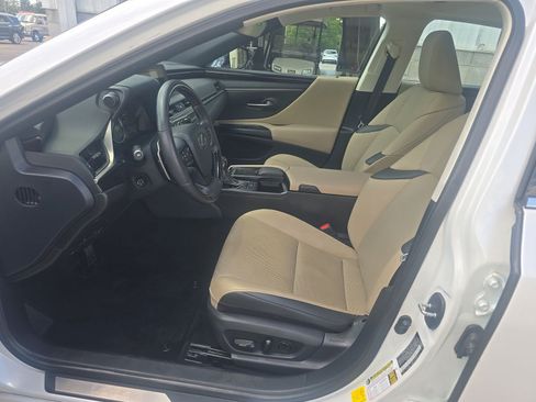 Used 2020 Lexus ES 350 w/ Premium Package FWD image 9