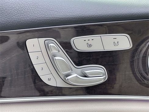 Used 2019 Mercedes-Benz E 300 4MATIC image 17