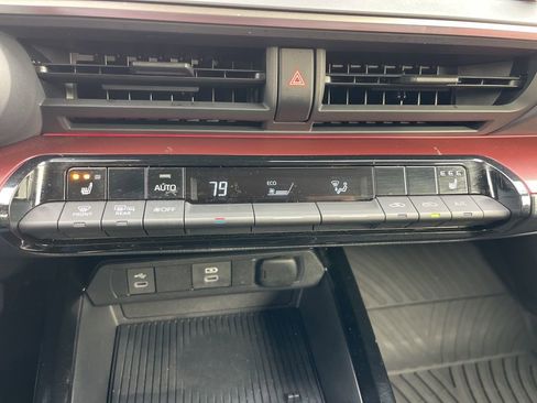 Used 2024 Toyota Prius Prime Premium image 12