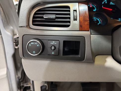 Used 2010 Chevrolet Tahoe LTZ image 16