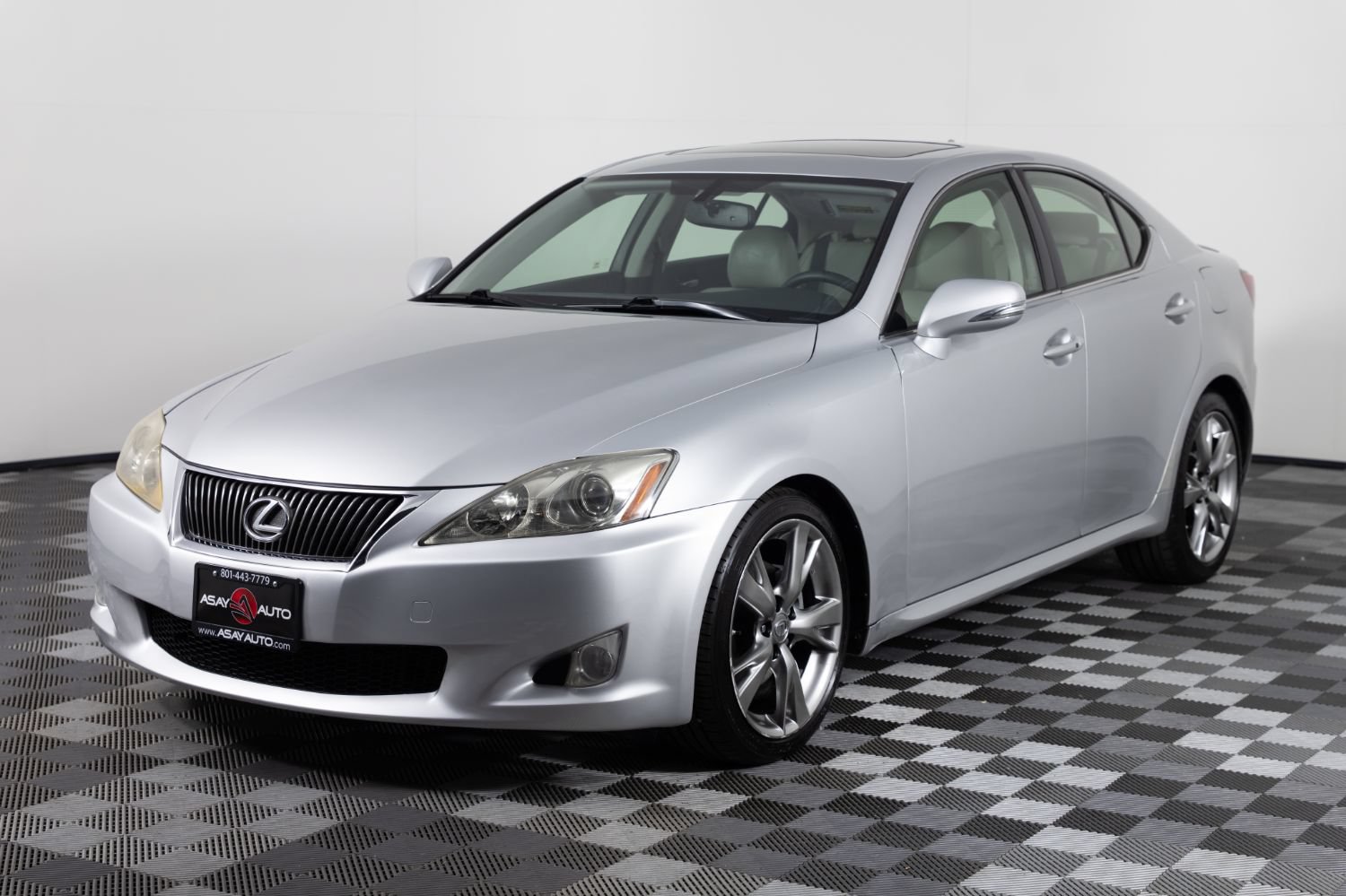 Used 2010 Lexus IS 250 w/ Premium Pkg Value Edition RWD image 2